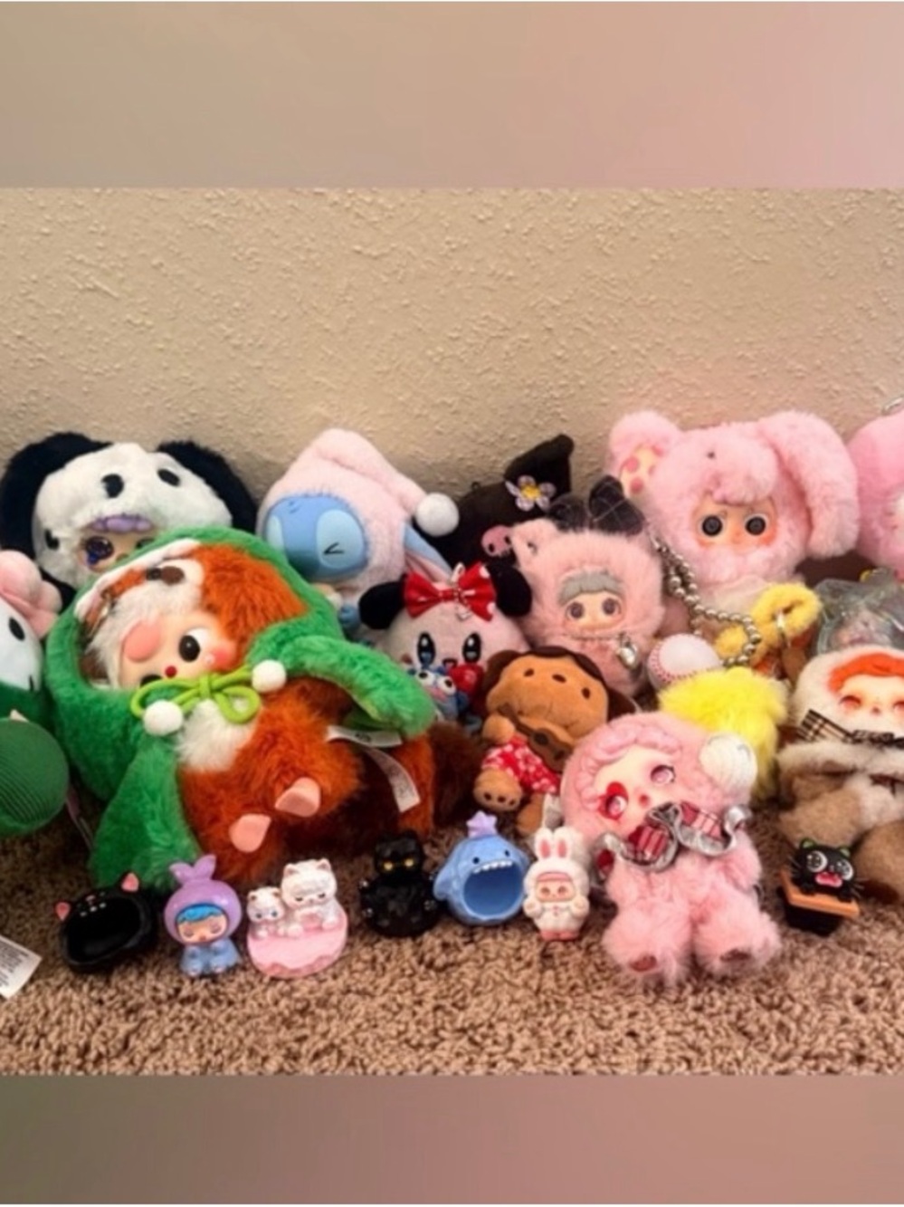 Hello kitty and plush bundles Comes with both items - Picture 2 of 8
